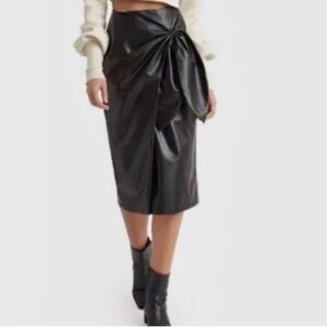 CHOOSY Elegant Black Midi Skirt Size 1X